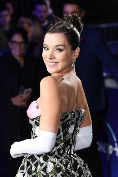 Hailee Steinfeld  nude photo