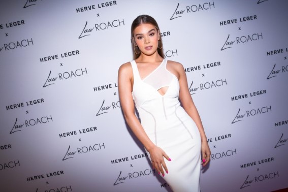 Hailee Steinfeld  nude photo