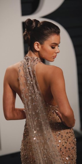 Hailee Steinfeld  nude photo