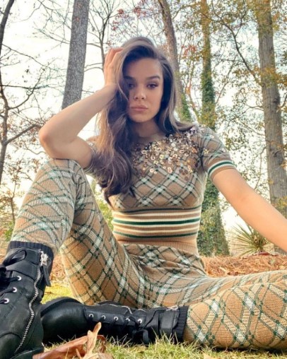 Hailee Steinfeld  nude photo
