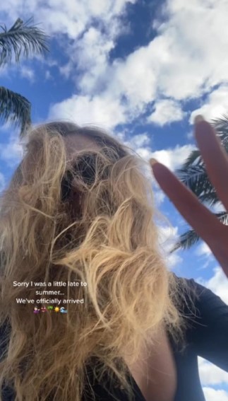 Hailee Steinfeld  nude photo