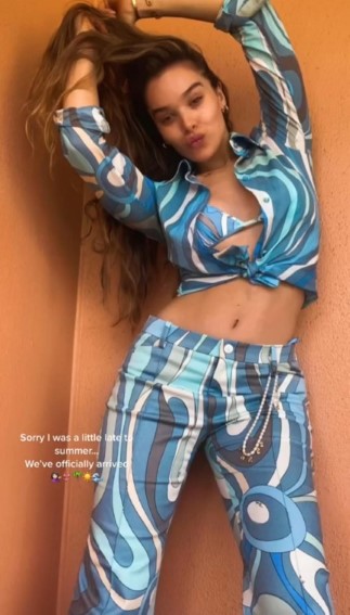 Hailee Steinfeld  nude photo