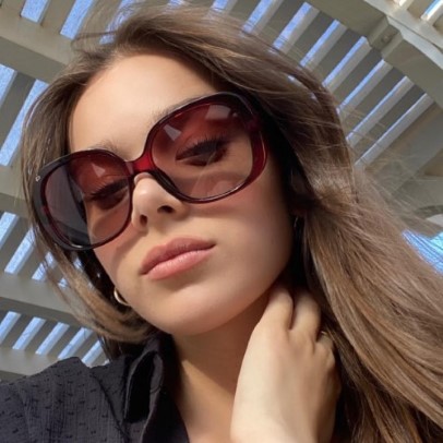 Hailee Steinfeld  nude photo