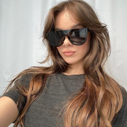 Hailee Steinfeld  nude photo