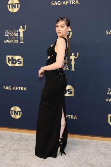 Hailee Steinfeld  nude photo