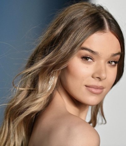 Hailee Steinfeld  nude photo