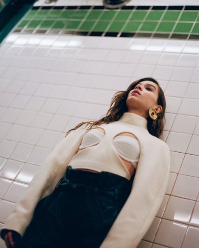 Hailee Steinfeld  nude photo