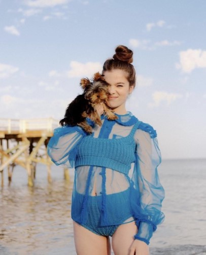 Hailee Steinfeld  nude photo