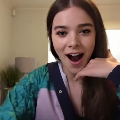 Hailee Steinfeld  nude photo