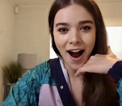 Hailee Steinfeld  nude photo