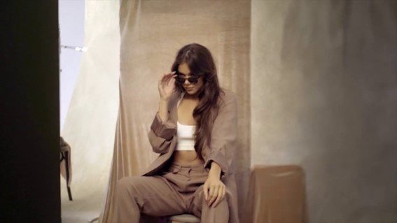 Hailee Steinfeld  nude photo