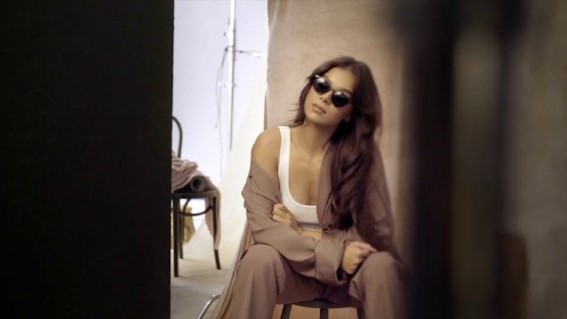 Hailee Steinfeld  nude photo