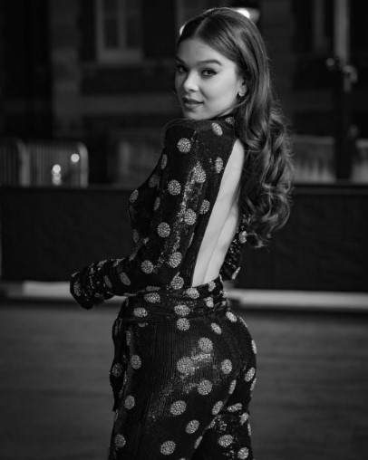 Hailee Steinfeld  nude photo