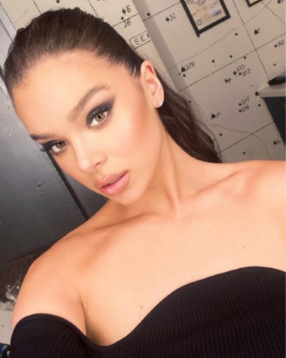 Hailee Steinfeld  nude photo