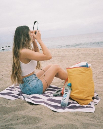 Hailee Steinfeld  nude photo