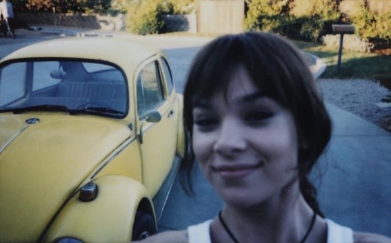 Hailee Steinfeld  nude photo