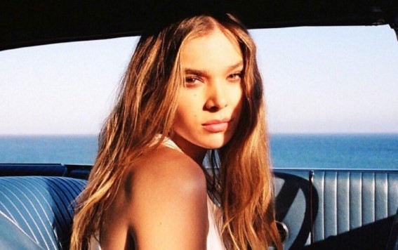 Hailee Steinfeld  nude photo