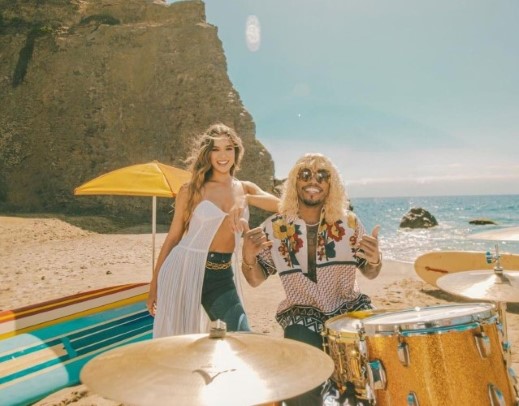 Hailee Steinfeld  nude photo