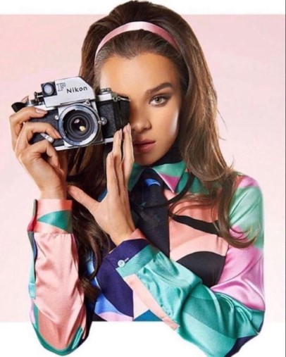 Hailee Steinfeld  nude photo