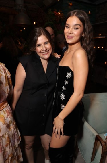 Hailee Steinfeld  nude photo