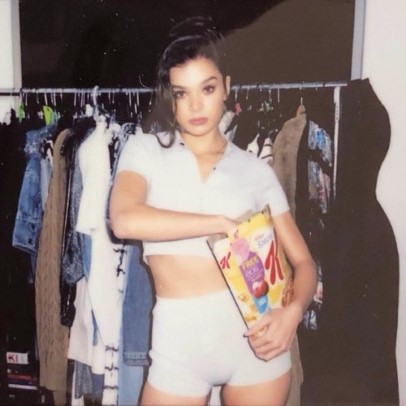 Hailee Steinfeld  nude photo