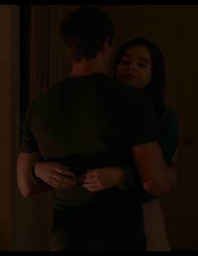 Hailee Steinfeld  nude photo