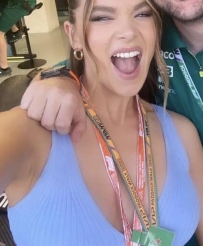 Hailee Steinfeld  nude photo