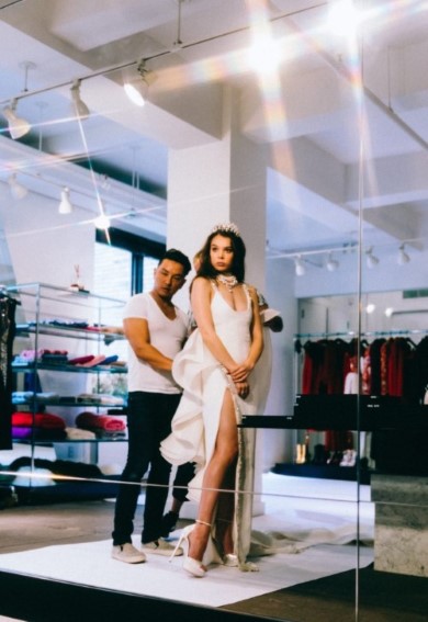 Hailee Steinfeld  nude photo