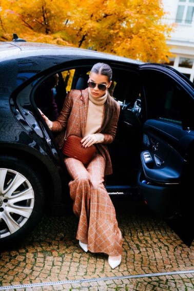 Hailee Steinfeld  nude photo