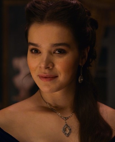 Hailee Steinfeld  nude photo