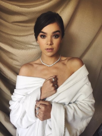 Hailee Steinfeld  nude photo