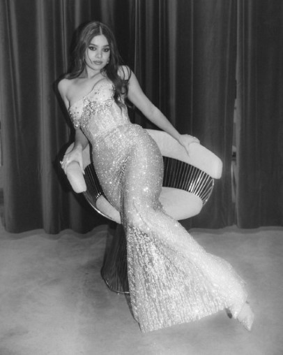 Hailee Steinfeld  nude photo