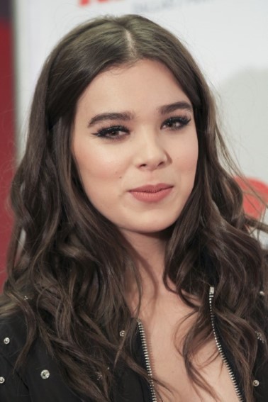 Hailee Steinfeld  nude photo