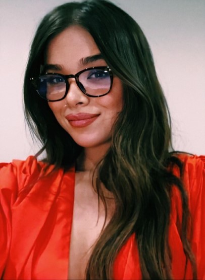 Hailee Steinfeld  nude photo