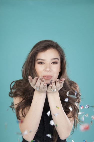Hailee Steinfeld  nude photo