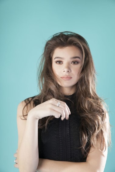 Hailee Steinfeld  nude photo