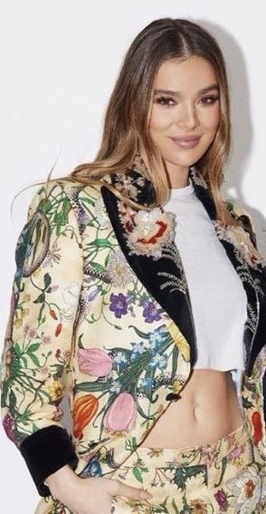 Hailee Steinfeld  nude photo