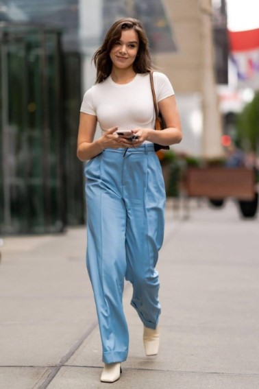 Hailee Steinfeld  nude photo