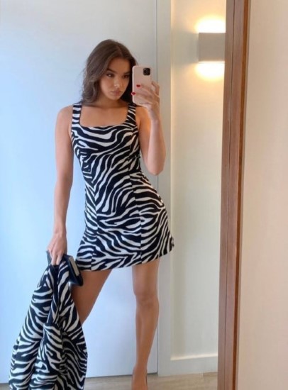 Hailee Steinfeld  nude photo