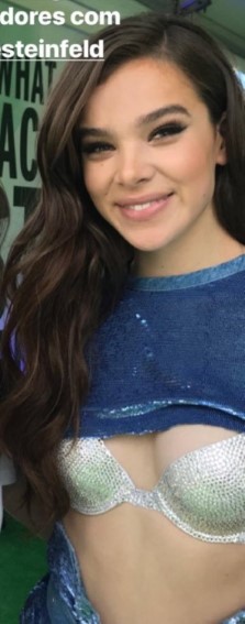 Hailee Steinfeld  nude photo