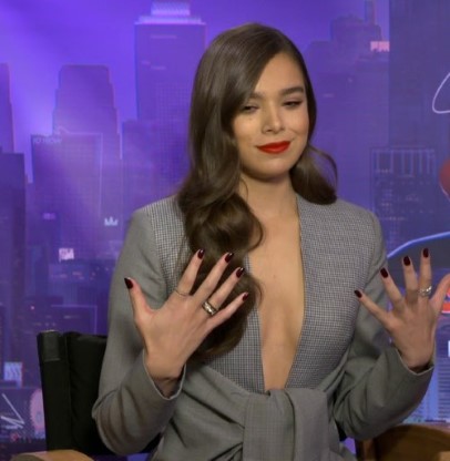 Hailee Steinfeld  nude photo
