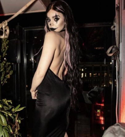 Hailee Steinfeld  nude photo