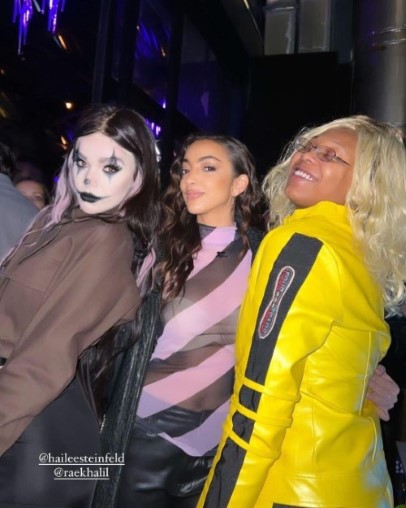 Hailee Steinfeld  nude photo