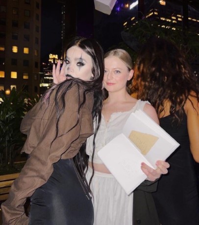 Hailee Steinfeld  nude photo