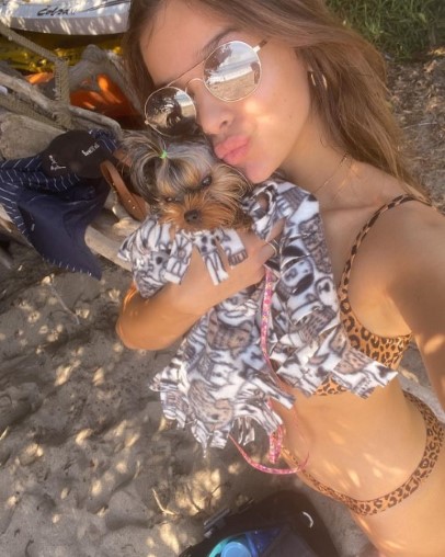 Hailee Steinfeld  nude photo