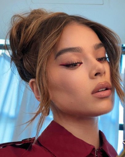 Hailee Steinfeld  nude photo