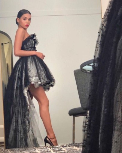 Hailee Steinfeld  nude photo