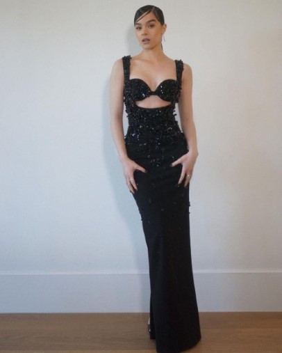 Hailee Steinfeld  nude photo