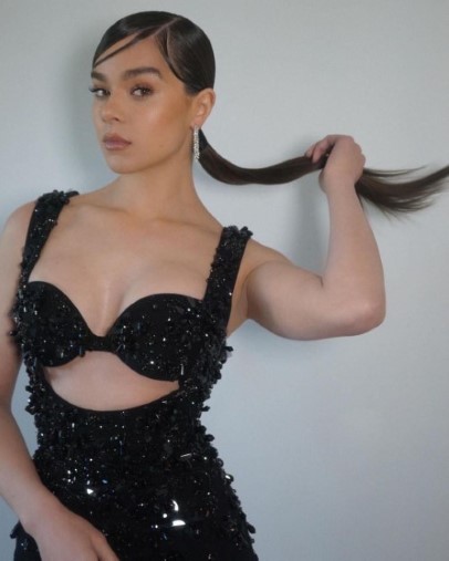 Hailee Steinfeld  nude photo