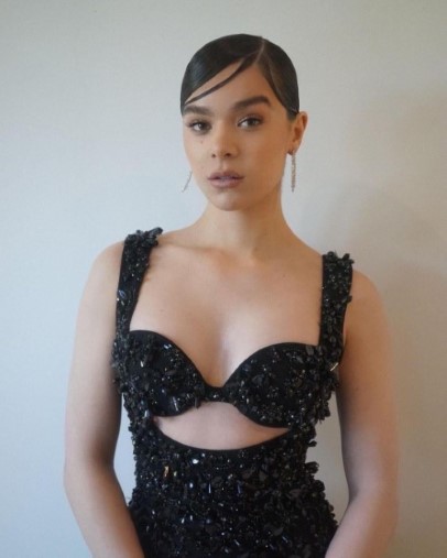 Hailee Steinfeld  nude photo